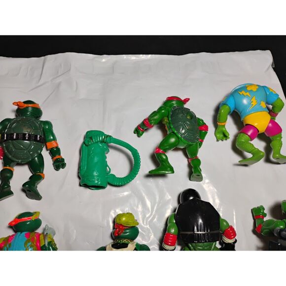 Vintage Teenage Mutant Ninja Turtles Lot of 9 TMNT Figures & Accessories - Picture 10 of 10
